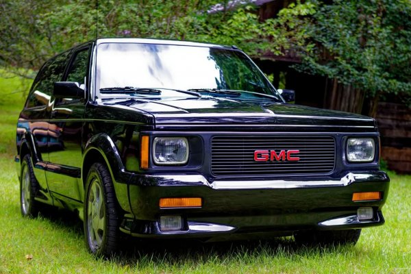 GMC TYPHOON (1993г.)