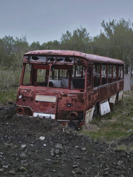 Воркута ,промзона,остатки автобуса ЛиАЗ-677М