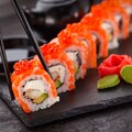 67303-sushi rolly palochki yaponskaya kuhnya.jpg