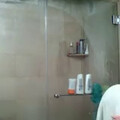 Скрытая камера в ванной снимает моющуюся зрелку.mp4