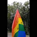 В Киеве на Родину-мать повесили флаг ЛГБТ-сообщества.mp4