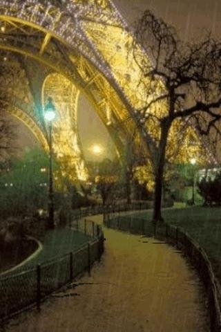 Paris In Rain Live Wallpaper v1.1