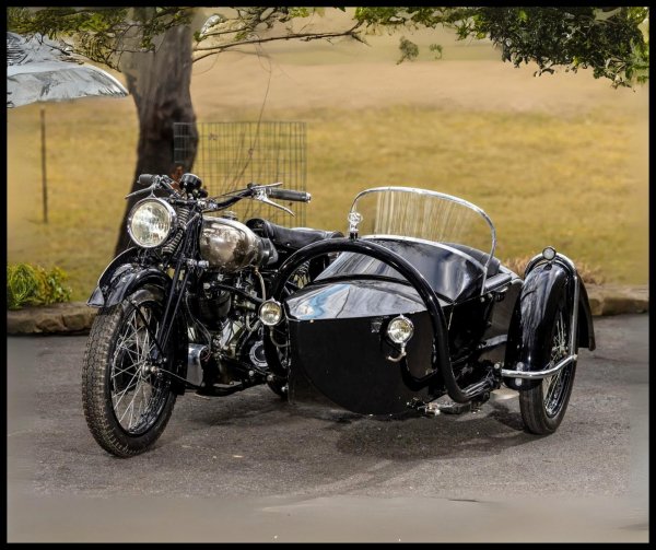 BROUGH SUPERIOR SS80 W.PETROL-TUBE SIDECAR (1936г.)