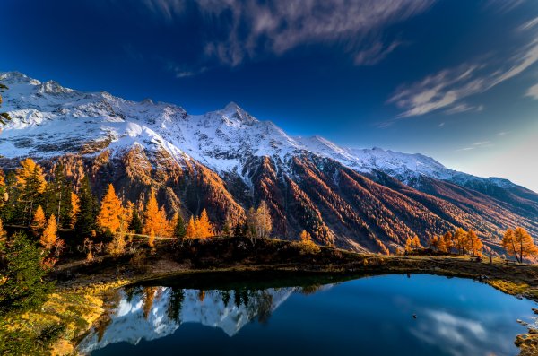 Schwarzsee-black-lake-bernese-alps-lotschental-valley-switze