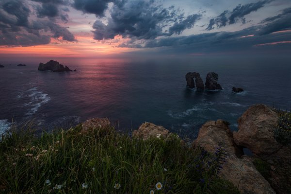 costa-quebrada-bay-of-biscay-cantabria-spain-biskaiskii-zali