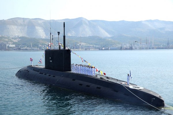 ДЭПЛ Б-271 &amp;quot;Колпино&amp;quot; в Новороссийске (28 июля 2019г)
