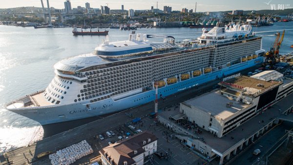 Лайнер &amp;quot;Quantum of the Seas&amp;quot; во Владивостоке