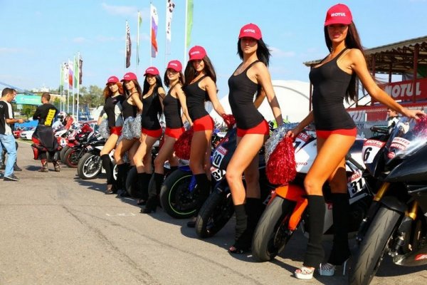 Race girls 0