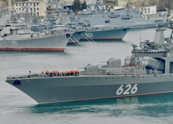 БПК &amp;quot;Вице-адмирал Кулаков&amp;quot; уходит из Севастополя