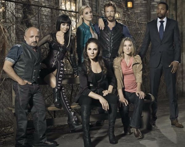 lost-girl-season-3-cast