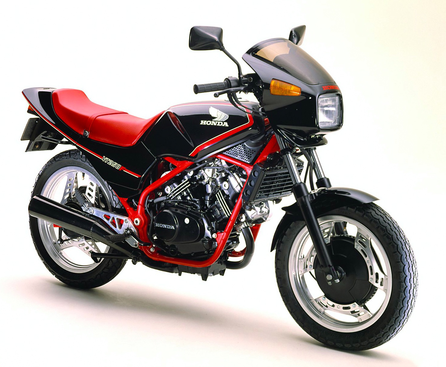 HONDA VT250F (1982г.)