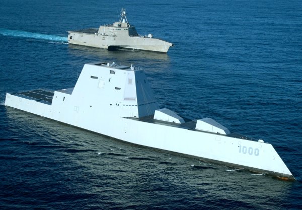 IMG viter59 USS Zumwalt DDG-1000 USS Independence LCS-2