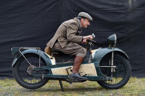 MAJESTIC AB 350CC OHC (1930г.)