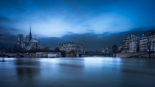 quartier-saint-victor-paris-france-seine-river-notre-dame-ca