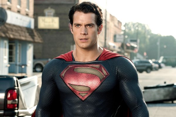 Henry-cavill-dons-christopher-reeves-superman