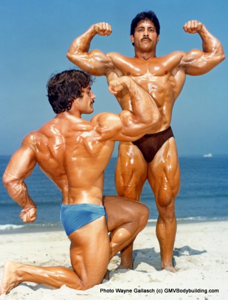 13-Mike-Ray-on-the-Beach-4