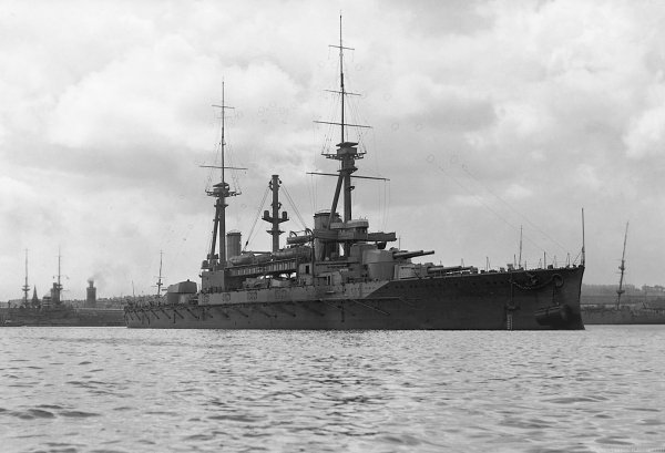 IMG hms agincourt viter59