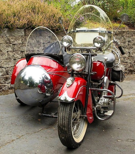 INDIAN CHIEF ROADMASTER W.SIDECAR (1947г.)