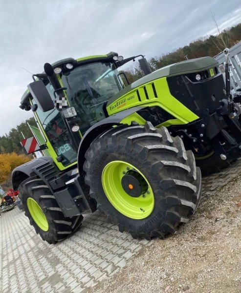 JCB FAST TRAC 4220