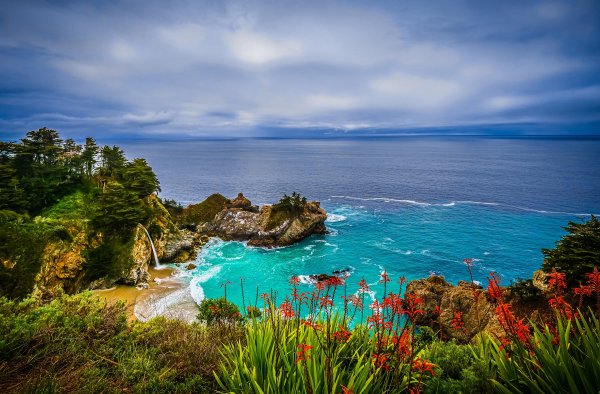 mcway-falls-big-sur-pacific-ocean-julia-pfeiffer-burns-state