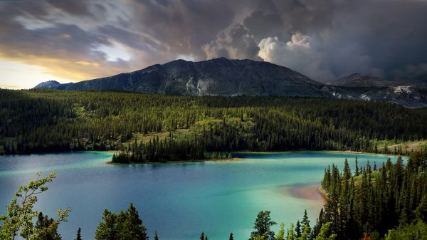 EmeraldLakeYukon ROW3542359010 UHD
