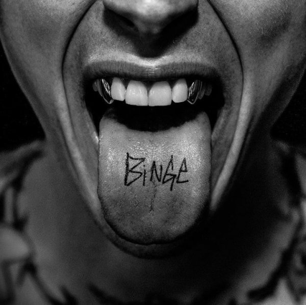 Machine Gun Kelly - LOCO