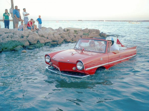 Amphicar red