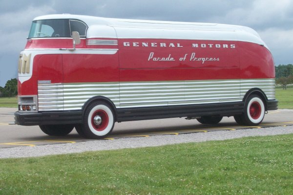GM FuturLiner at Flint 2011