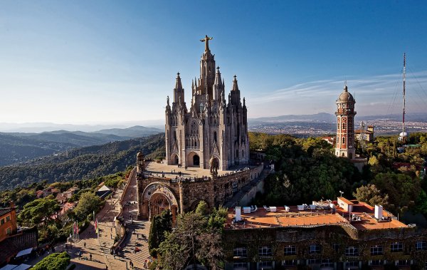 barcelona-catalonia-spain-tibidabo-hill-expiatory-church-of