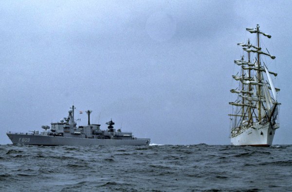 IMG viter59 HR.MS. Van Kinsbergen Dar Mlodziezy 2015