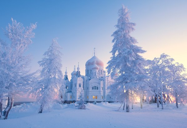 svetlana-kraiushkina-krestovozdvizhenskii-sobor-belogorskii