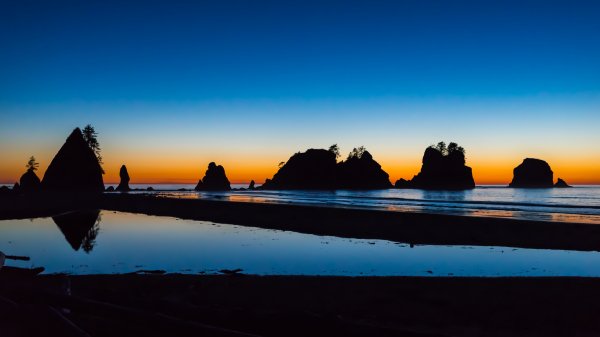 ShiShiBeach ROW0645631083 UHD