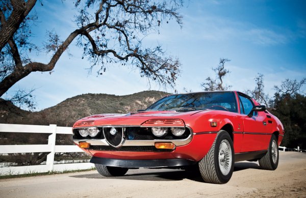 Alfa-Romeo-Montreal-front-left-view