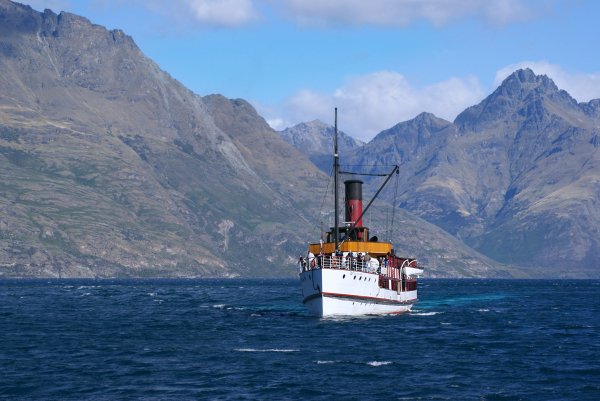 IMG earnslaw viter59