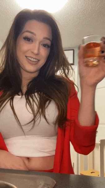 Tessa-fowler-ero-gif-Эротика-большие-сиськи-7359347
