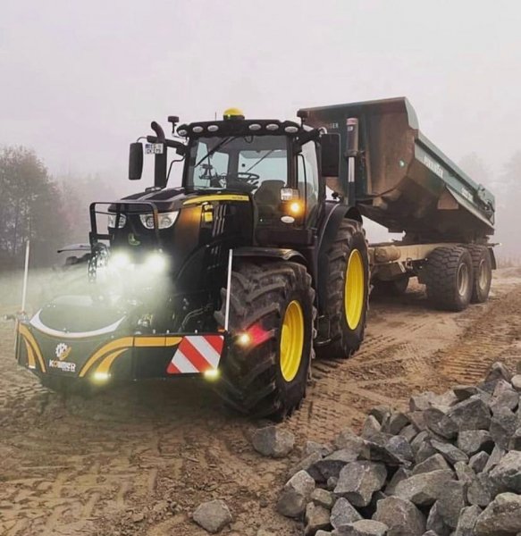 JOHN DEERE