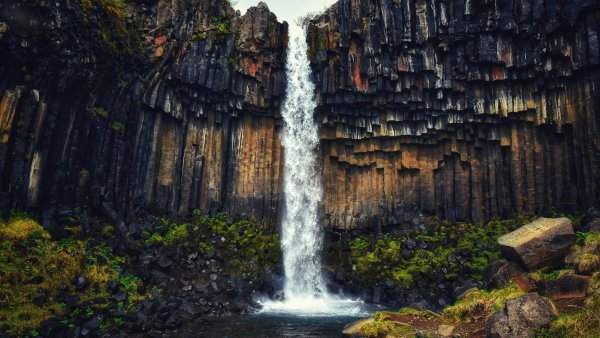 02-16-svartifoss-waterfall-1-61284