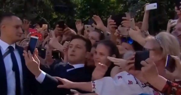 Клоун президент