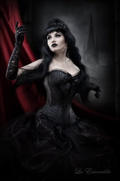 La Esmeralda (2)