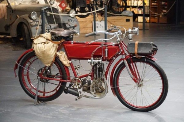 PUCH MODEL B (1904г.)
