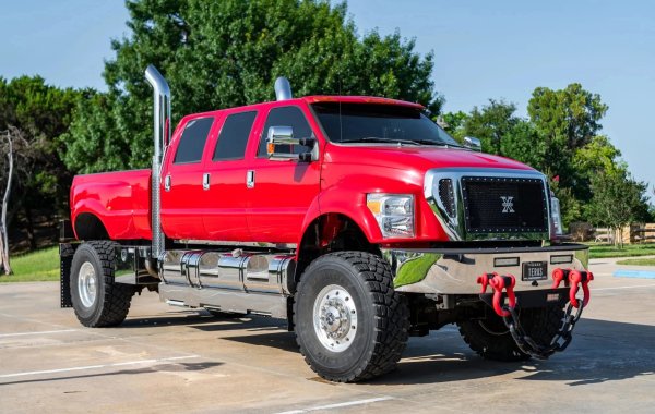 FORD F-650 SUPER DUTY CUMMINS 6-DOOR CONVERSION (2011г.)