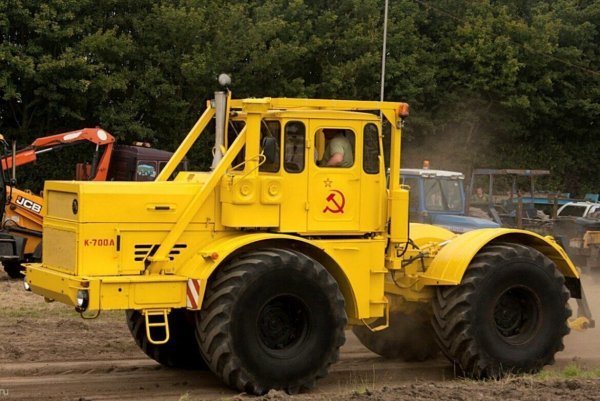 К-700А "КИРОВЕЦ"