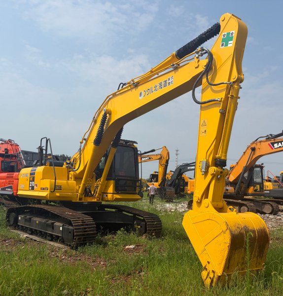 KOMATSU PC210LC