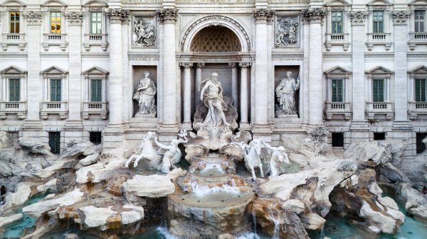 TreviFountain ROW2561775014 UHD