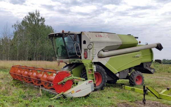 CLAAS TUCANO 450