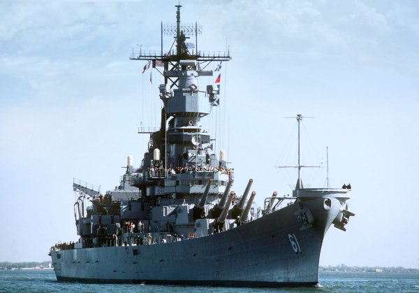 IMG BB 61 USS Iowa linkor viter59