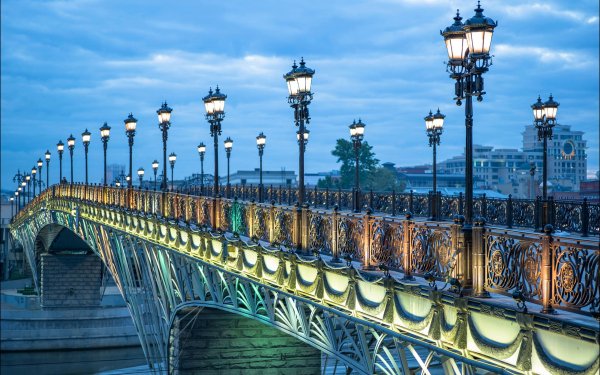 Russia-bridge-lights-dusk-Moscow 2560x1600