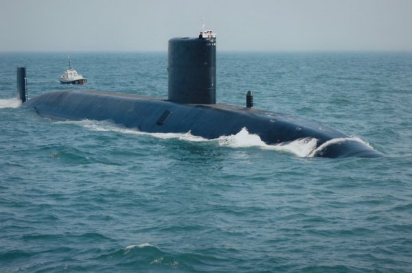 IMG viter59 HMS Turbulent S-87