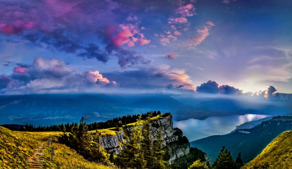 Lake-thun-thunersee-niederhorn-mountain-bernese-alps-switzer