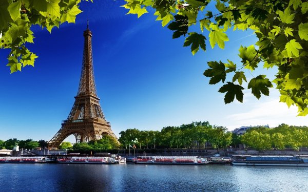 x1600-px-beach-eiffel-France-Paris tower